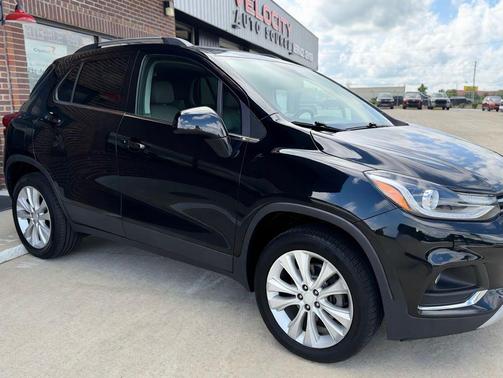 Mosaic Black Metallic 2020 Chevrolet Trax Premier