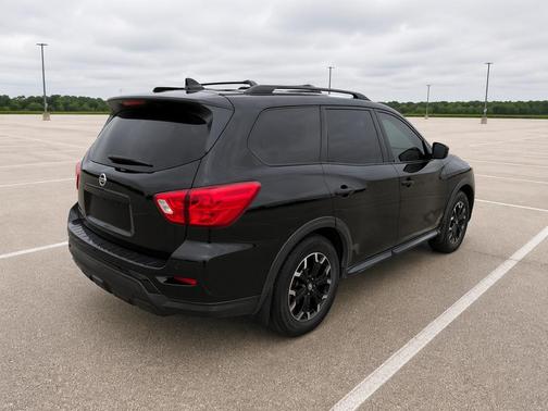 Magnetic Black Pearl 2020 Nissan Pathfinder SV 4WD