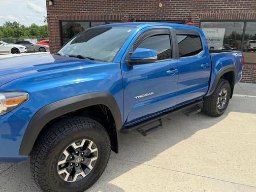 Blazing Blue Pearl 2017 Toyota Tacoma TRD Off Road