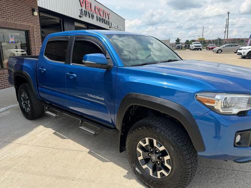 Blazing Blue Pearl 2017 Toyota Tacoma TRD Off Road
