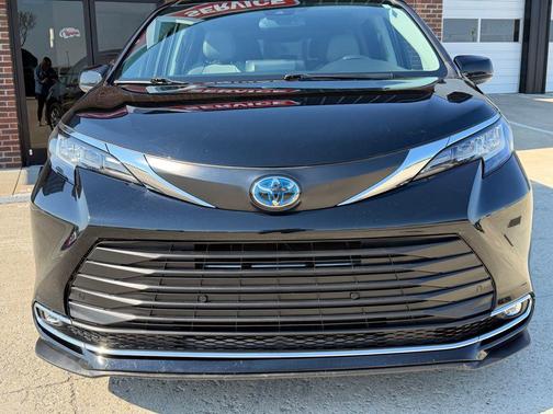 2022 Toyota Sienna XLE