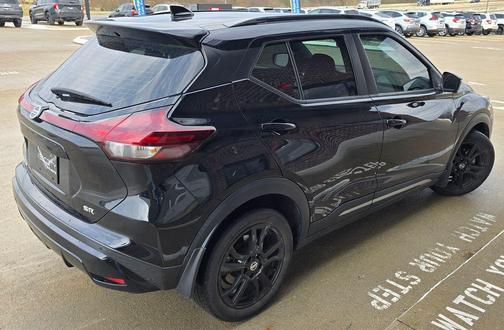 2021 Nissan Kicks SR