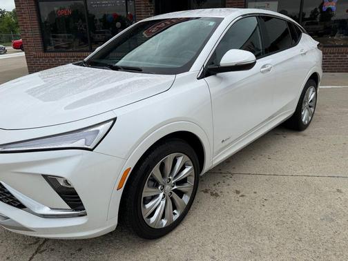 White Frost Tricoat 2024 Buick Envista Avenir FWD