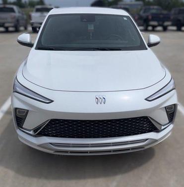 White Frost Tricoat 2024 Buick Envista Avenir FWD