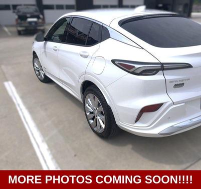 White Frost Tricoat 2024 Buick Envista Avenir FWD