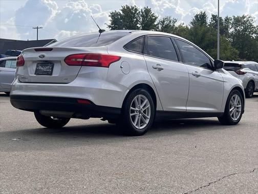Ingot Silver Metallic 2018 Ford Focus SE