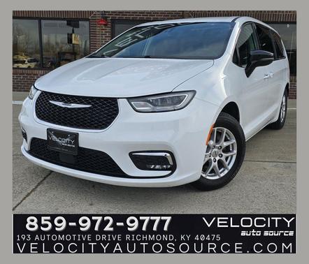 Bright White Clearcoat 2024 Chrysler Pacifica Touring L