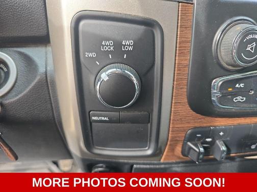 Brilliant Black Crystal Pearlcoat 2018 RAM 2500 Laramie Crew Cab 4x4 6'4' Box