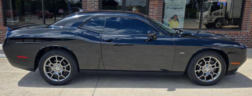 Pitch Black Clearcoat 2017 Dodge Challenger GT