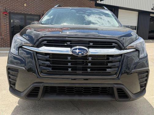 Crystal Black Silica 2023 Subaru Ascent Premium 7-Passenger