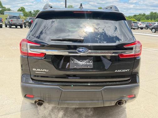 Crystal Black Silica 2023 Subaru Ascent Premium 7-Passenger