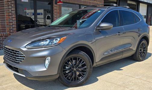 Carbonized Gray Metallic 2022 Ford Escape Titanium