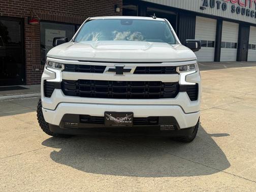 Summit White 2022 Chevrolet Silverado 1500 RST