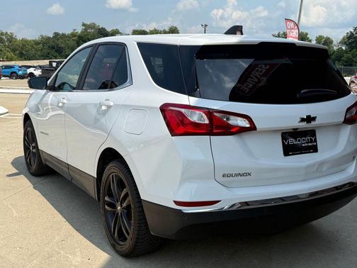 Pearl 2018 Chevrolet Equinox LT