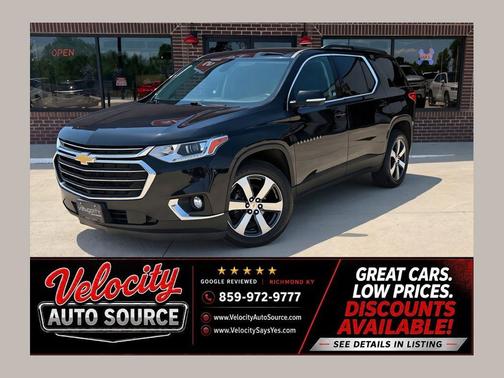Mosaic Black Metallic 2021 Chevrolet Traverse LT Leather