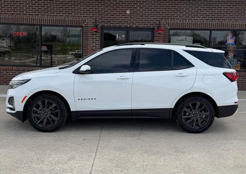 Summit White 2022 Chevrolet Equinox FWD RS