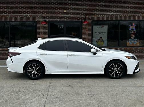 2022 Toyota Camry SE