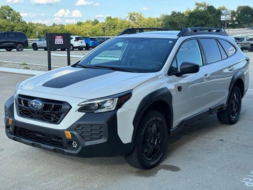 Crystal White Pearl 2023 Subaru Forester Wilderness