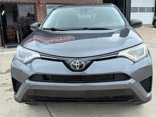 Magnetic Gray Metallic 2018 Toyota RAV4 LE