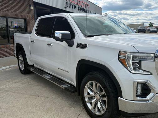 White Frost Tricoat 2021 GMC Sierra 1500 SLT