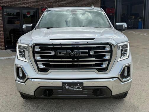 White Frost Tricoat 2021 GMC Sierra 1500 SLT