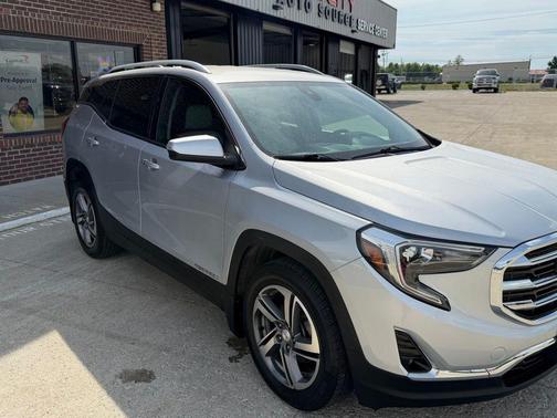 Quicksilver Metallic 2018 GMC Terrain SLT