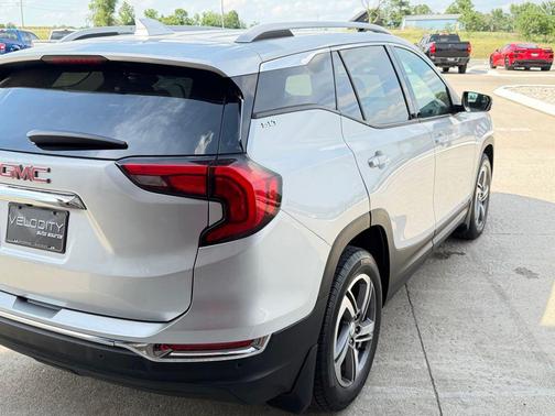 Quicksilver Metallic 2018 GMC Terrain SLT
