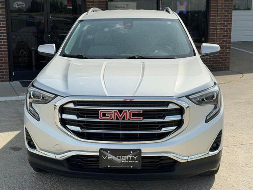 Quicksilver Metallic 2018 GMC Terrain SLT
