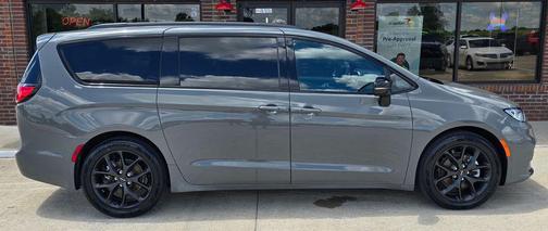Ceramic Gray Clearcoat 2024 Chrysler Pacifica Touring L