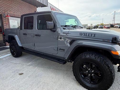 Sting-Gray Clearcoat 2021 Jeep Gladiator Willys 4x4