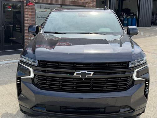 Dark Ash Metallic 2023 Chevrolet Tahoe RST