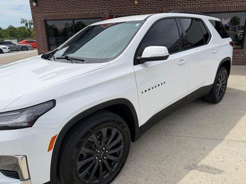 Summit White 2023 Chevrolet Traverse RS