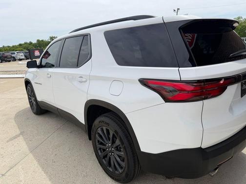 Summit White 2023 Chevrolet Traverse RS