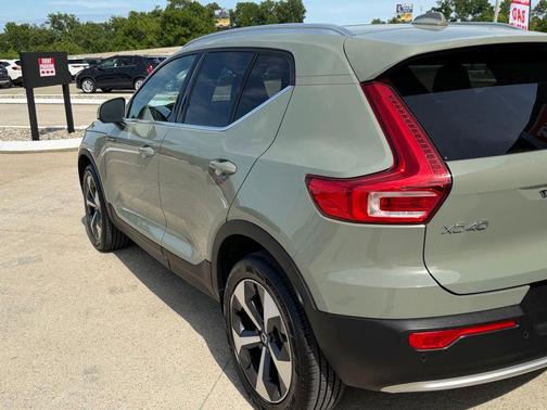 Sage Green Metallic 2024 Volvo XC40 B5 Plus Bright Theme