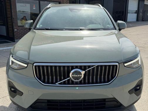 Sage Green Metallic 2024 Volvo XC40 B5 Plus Bright Theme