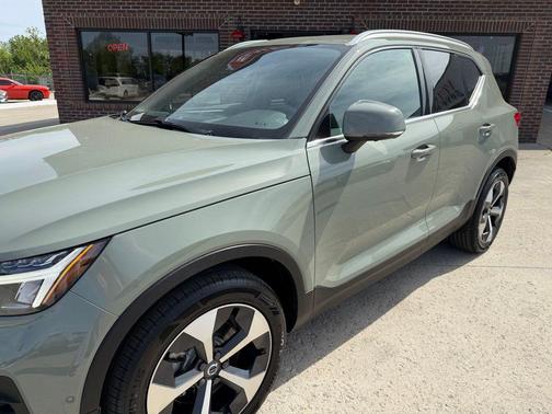 Sage Green Metallic 2024 Volvo XC40 B5 Plus Bright Theme