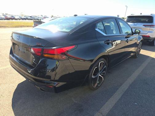 2024 Nissan Altima SR FWD