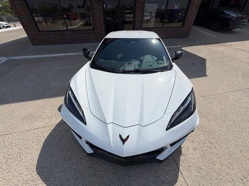 Arctic White 2024 Chevrolet Corvette Stingray w/1LT