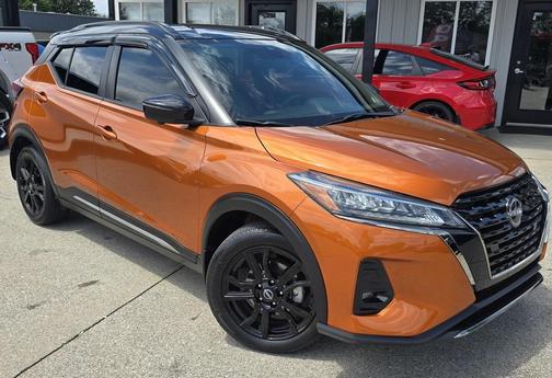 2023 Nissan Kicks SR