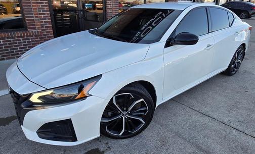 2023 Nissan Altima SR FWD