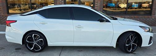 2023 Nissan Altima SR FWD