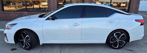 2023 Nissan Altima SR FWD