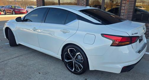 2023 Nissan Altima SR FWD