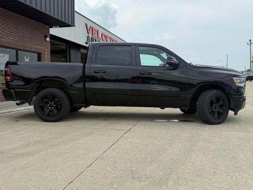 Diamond Black Crystal Pearlcoat 2023 RAM 1500 Big Horn/Lone Star
