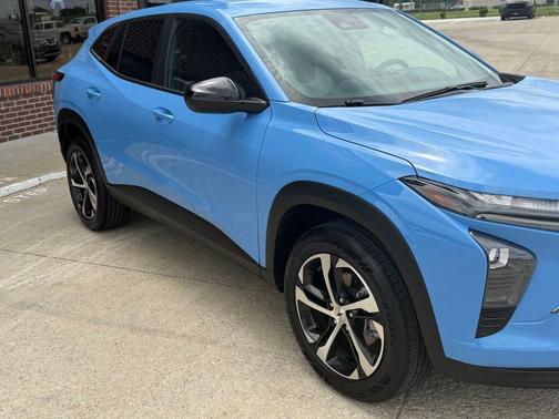 Fountain Blue 2024 Chevrolet Trax FWD 1RS