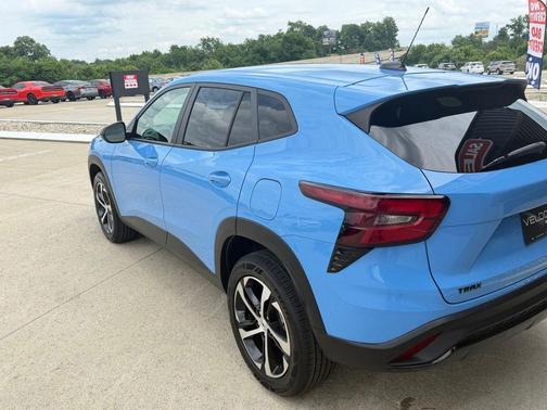 Fountain Blue 2024 Chevrolet Trax FWD 1RS