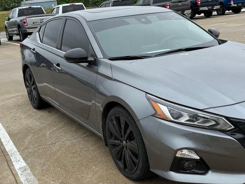 Gun Metallic 2022 Nissan Altima SR FWD