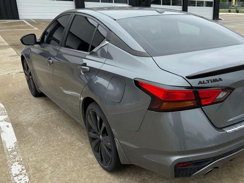 Gun Metallic 2022 Nissan Altima SR FWD