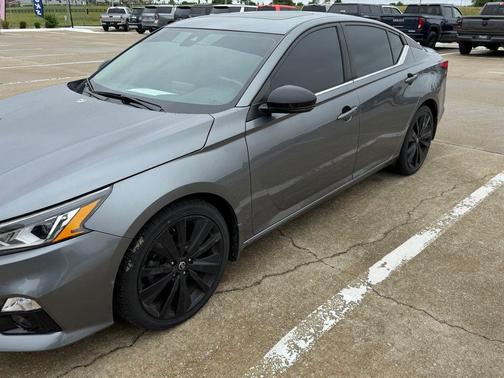 Gun Metallic 2022 Nissan Altima SR FWD