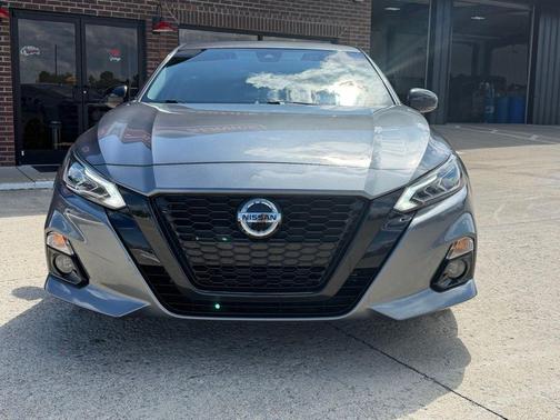 Gun Metallic 2022 Nissan Altima SR FWD